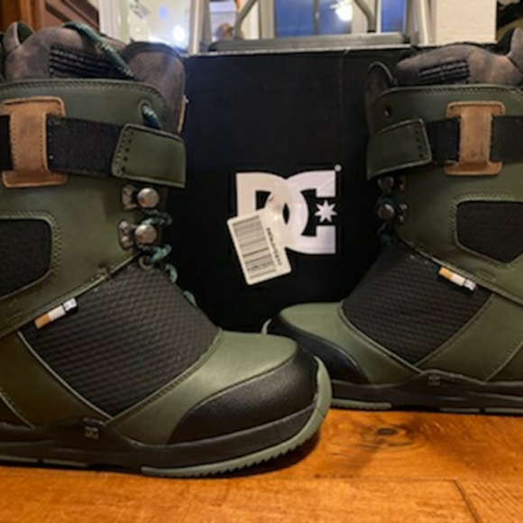 Snowboarding Boots - Picture 9 of 9